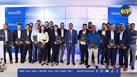 The managerial cadres who received their certificates