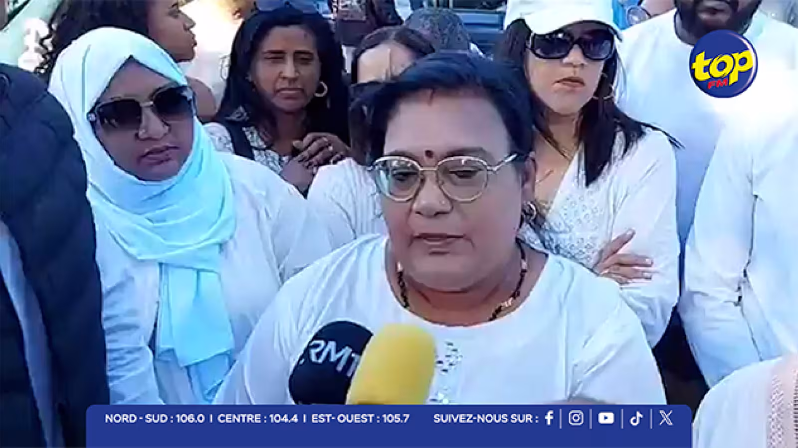 Marche Blancheà Les Salines pour Sneha Jootun : «Finn donn li 21 kout kouto, mais mo pa trouve nanye ki pe arive» déplore la mère de la victime