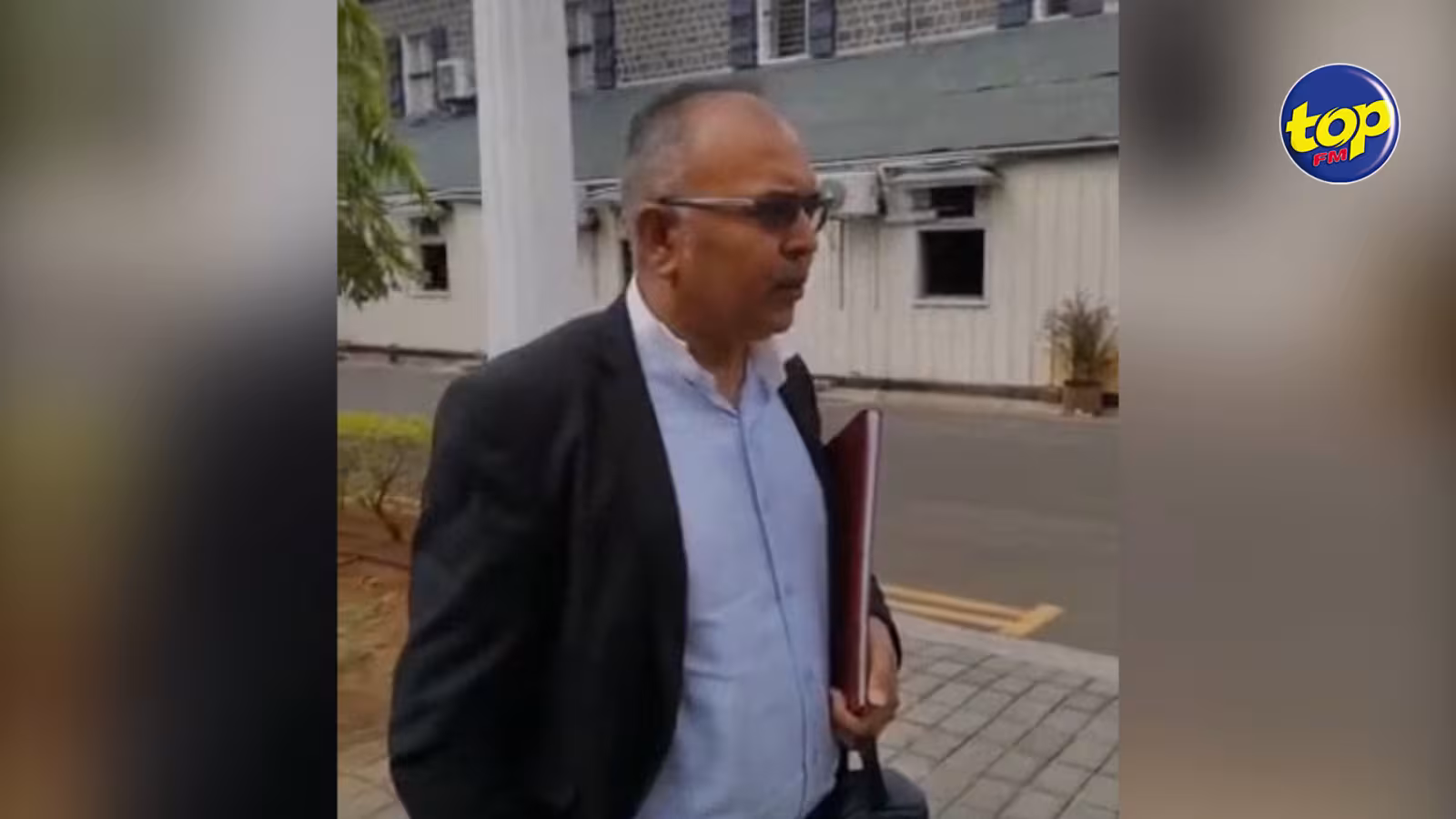 Arrestation de Bruneau Laurette : « Comme toujours, ena beaucoup obstacles alors ki mo services ine retenir par compagne Bruneau Laurette », lance Sanjeev Teeluckdharry