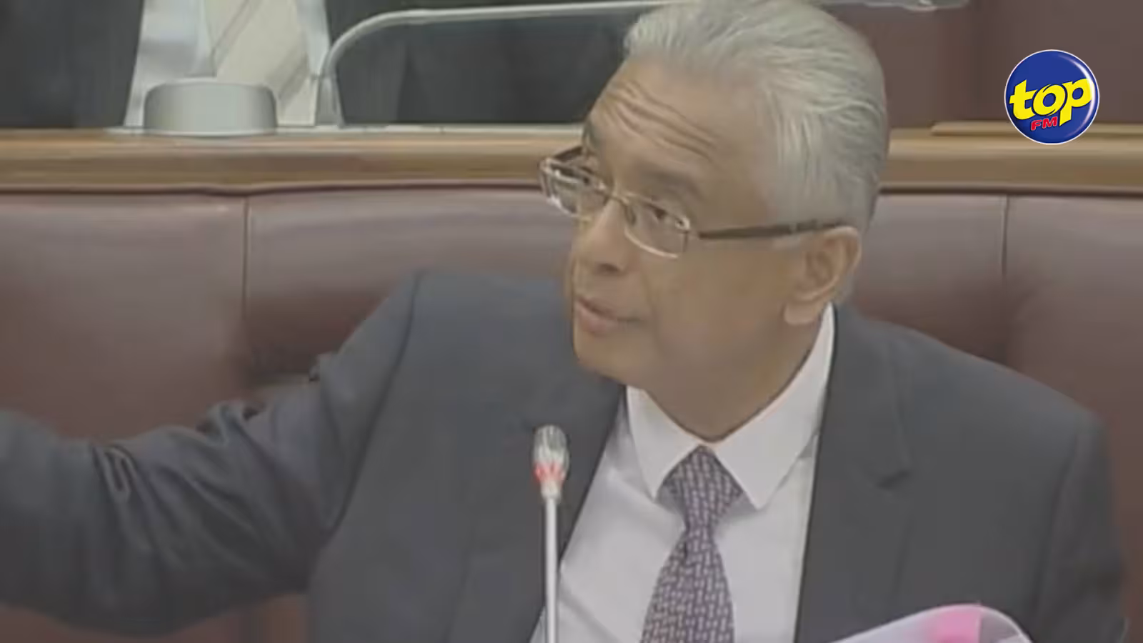 Au Parlement : ‘l’argument de ‘drug-planting’ est devenu la nouvelle arme de certains pour discréditer certains policiers qui mettent en péril leur vie pour débarrasser la drogue de notre société’ s’insurge Pravind Jugnauth