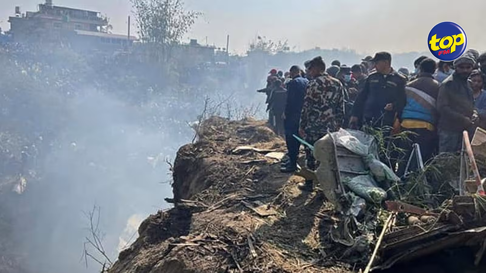 Un avion s’est écrasé au Nepal : Au moins 40 personnes ont été tuées sur le site du crash