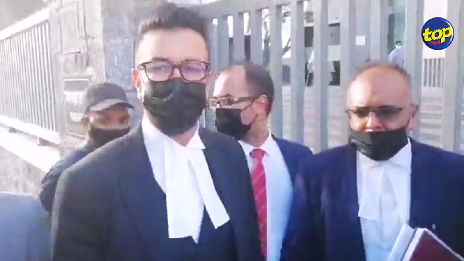 Devant le tribunal de Rose-Hill : les avocats d’Akil Bissessur vont demander la modification des conditions associées à sa libération