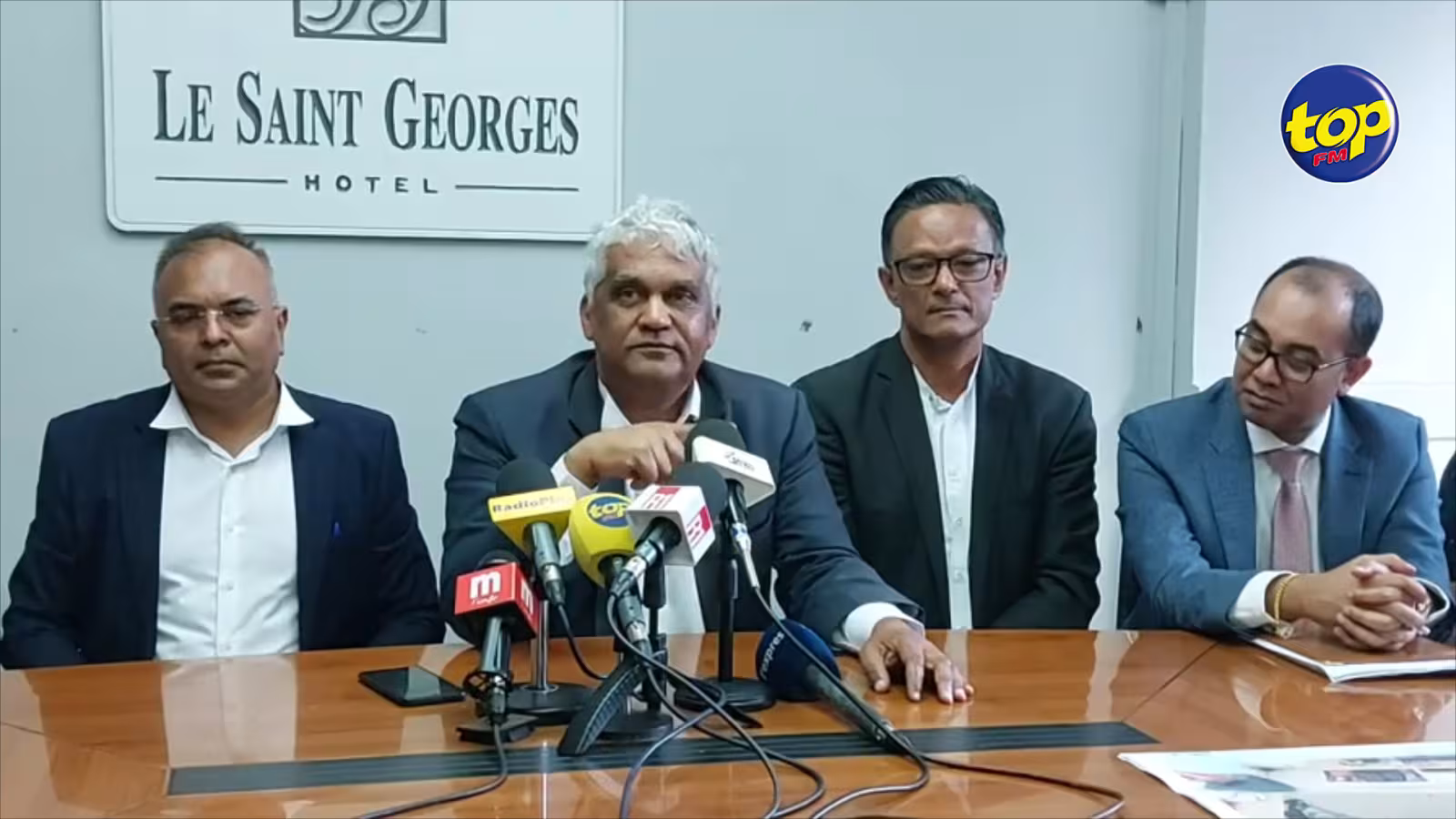 Arrestation d’Akil Bissessur et de Doomila Moheeputh : « mo lance enn defi à la police de rendre publique sa ban image perquisition kot Akil Bissessur » dit Rama Valayden qui souhaite être présent car le téléphone de son client sera examiné
