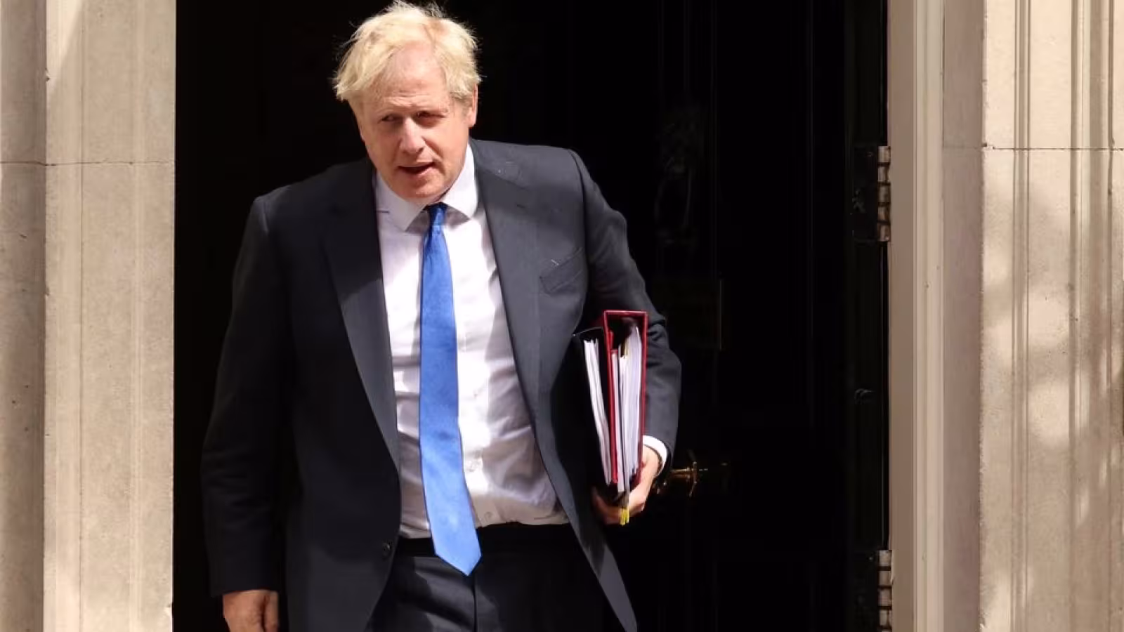 Boris Johnson démissionnera de son poste de chef conservateur mais restera Premier ministre jusqu’à octobre