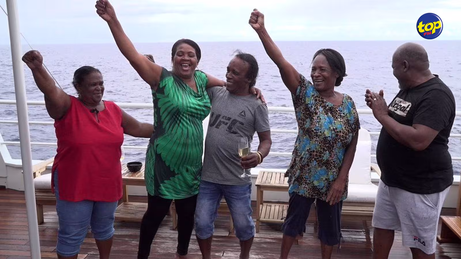 La délégation mauricienne atteint sa destination dans l’Archipel des chagos : « Mo pe retourne comme ene dimoune libre, sans escorte la police », se réjouit avec émotion le natif Olivier Bancoult