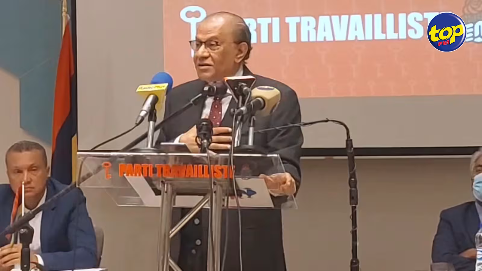 Redevance de la MBC : ‘le paiement aurait dû être optionnel, ou realiser si ou pas paye Rs 150, ou gagne l’amende ou kav fer prison, li p force ou get MBC’, avance le Dr. Navin Ramgoolam