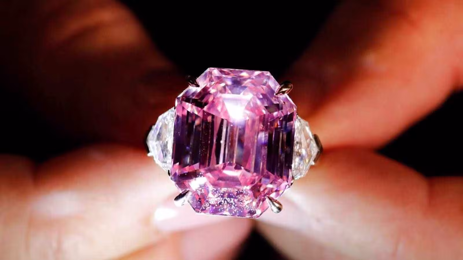 Un diamant rose russe parmi les plus rares du monde vendu pour plus de Rs 1 milliard à Genève