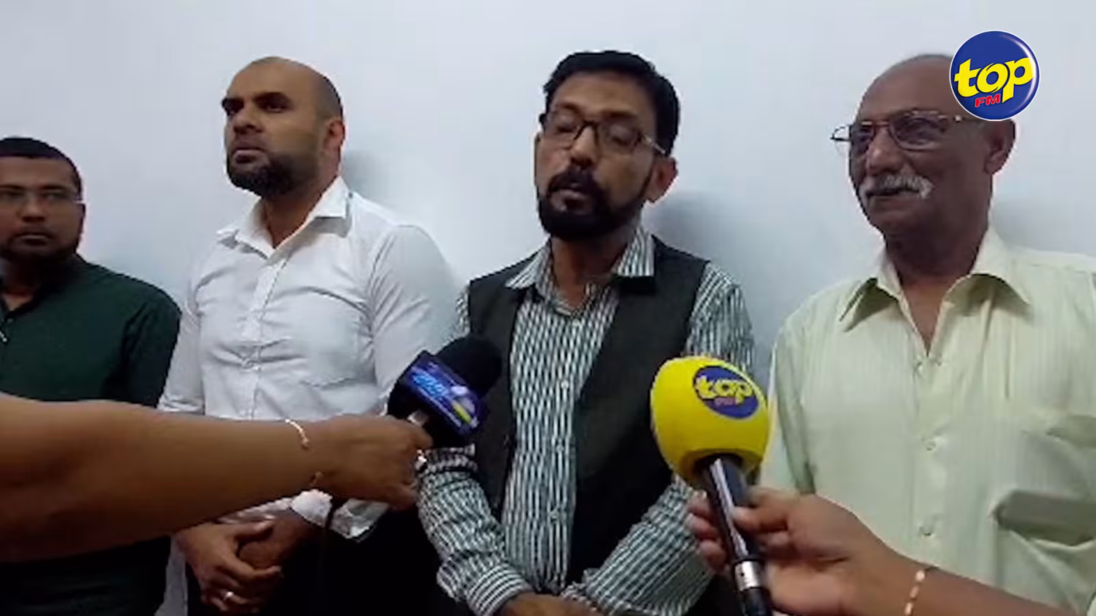 Jour 2 de l’exercice d’enregistrement des partis : Le Front Solidarité Mauricien (FSM) a été la première formation à se rendre au siège de la Commission électorale ce matin