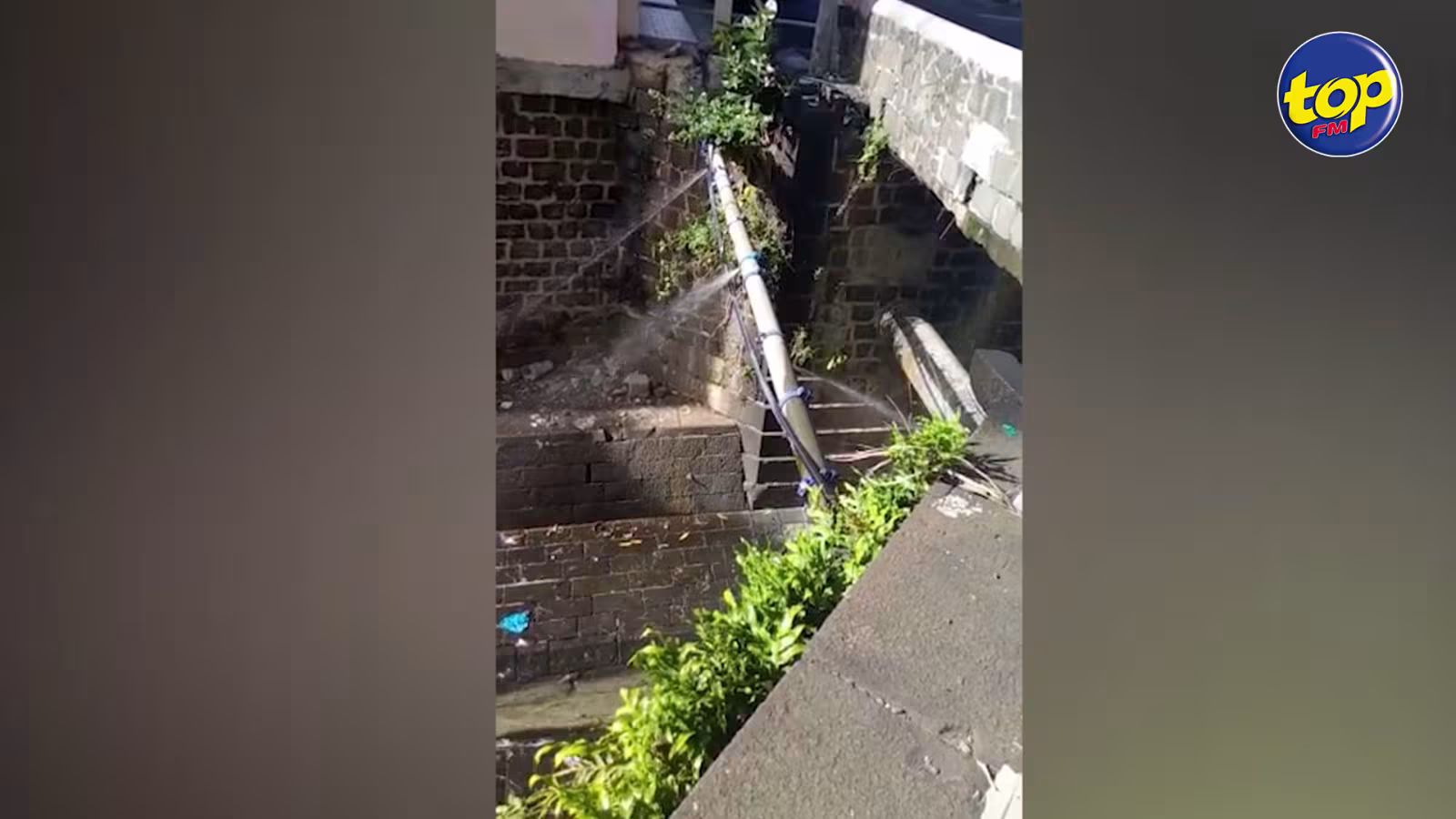 À Port-Louis ; Fuites d’eau à la rue David, Port-Louis