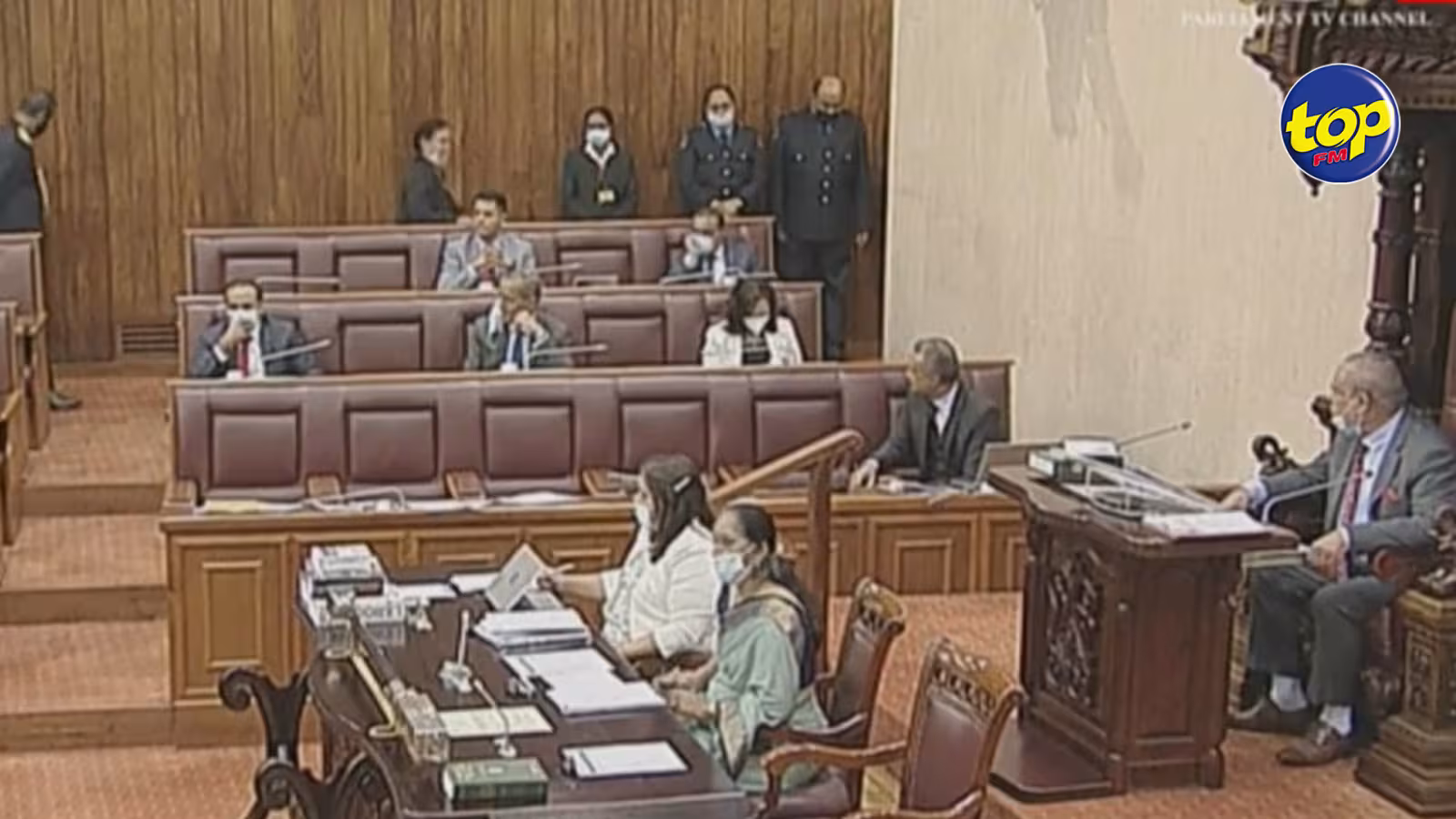 Parlement : Arianne Navarre-Marie expulsée