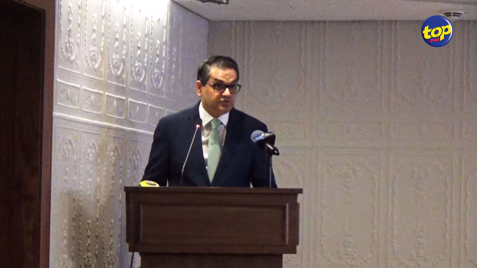 Spéculation contre la roupie : « Les banques commerciales concernées ont été sanctionnées », affirme Harvesh Seeegolam