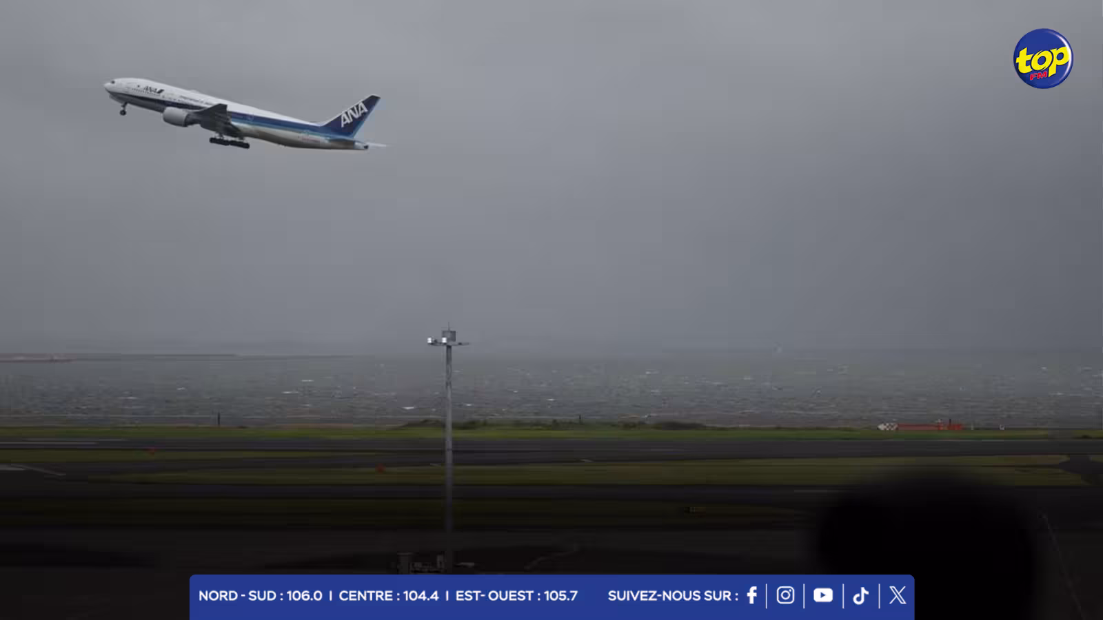 Japon: un typhon «très fort» touche la région de Tokyo, le réseau électrique et l'aviation touchés