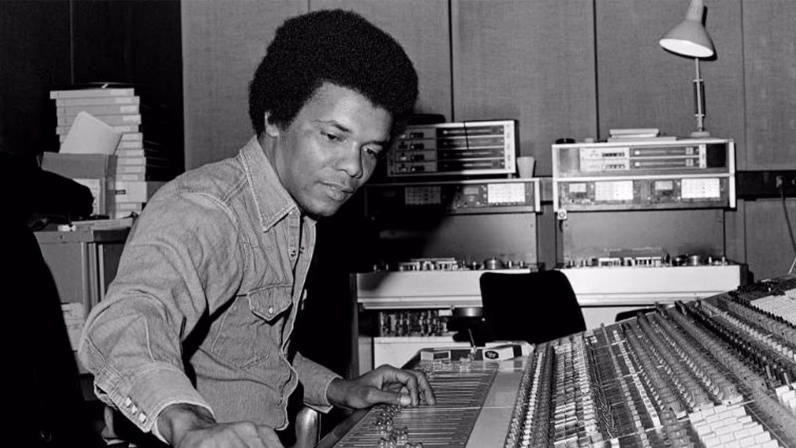 Johnny Nash: Reggae singer-songwriter dies aged 80