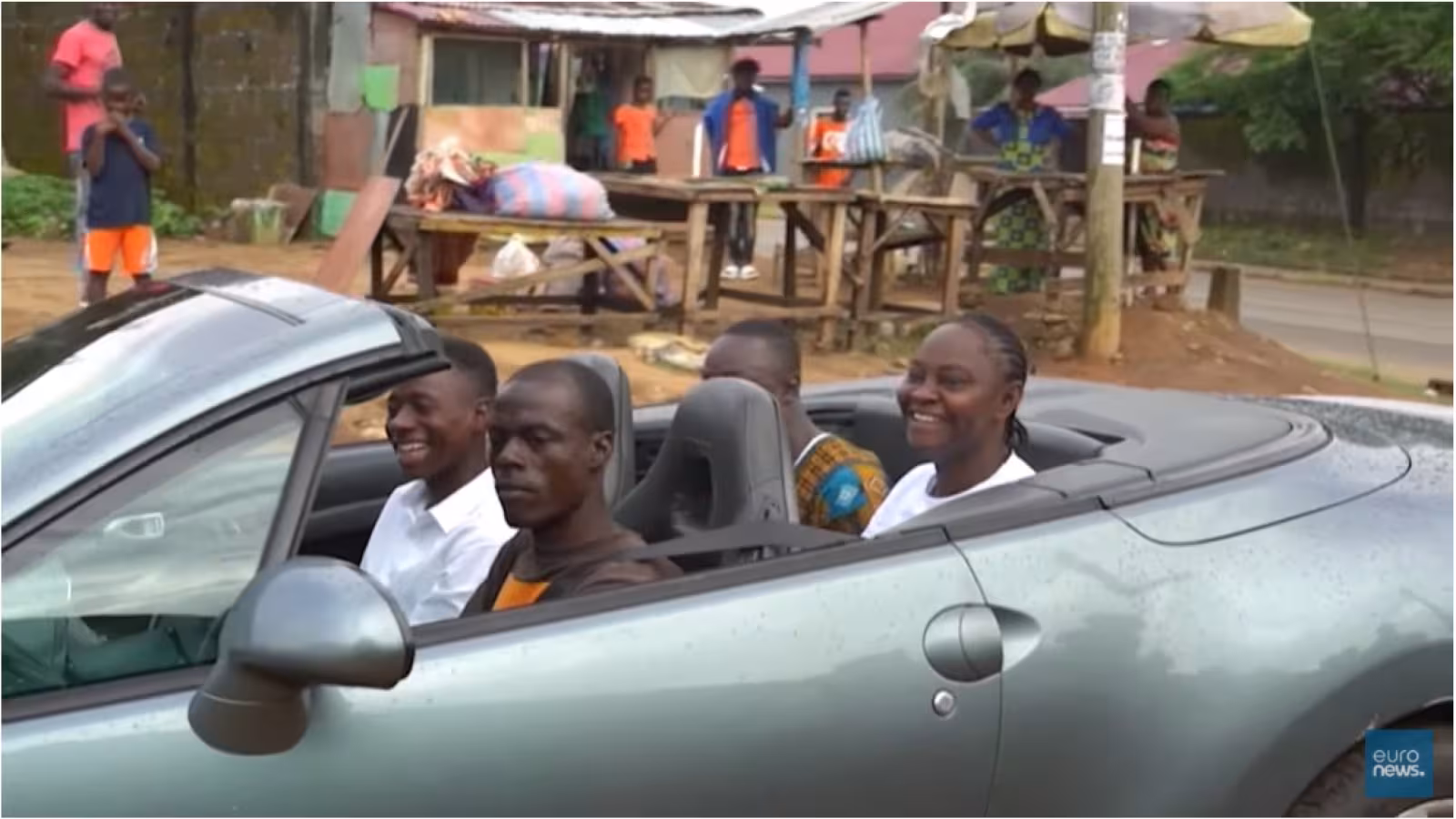 Il ramasse Rs 1,2 million et le rend à son propriétaire :  Des gens le menacent, mais …