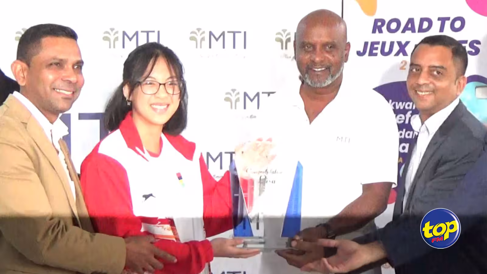 La MTI sponsorise Lisa Wong pour les jeux des îles 2023 : “Les jeunes d’aujourd’hui sont le futur ” lance Atish Seesaha, manager de la MTI