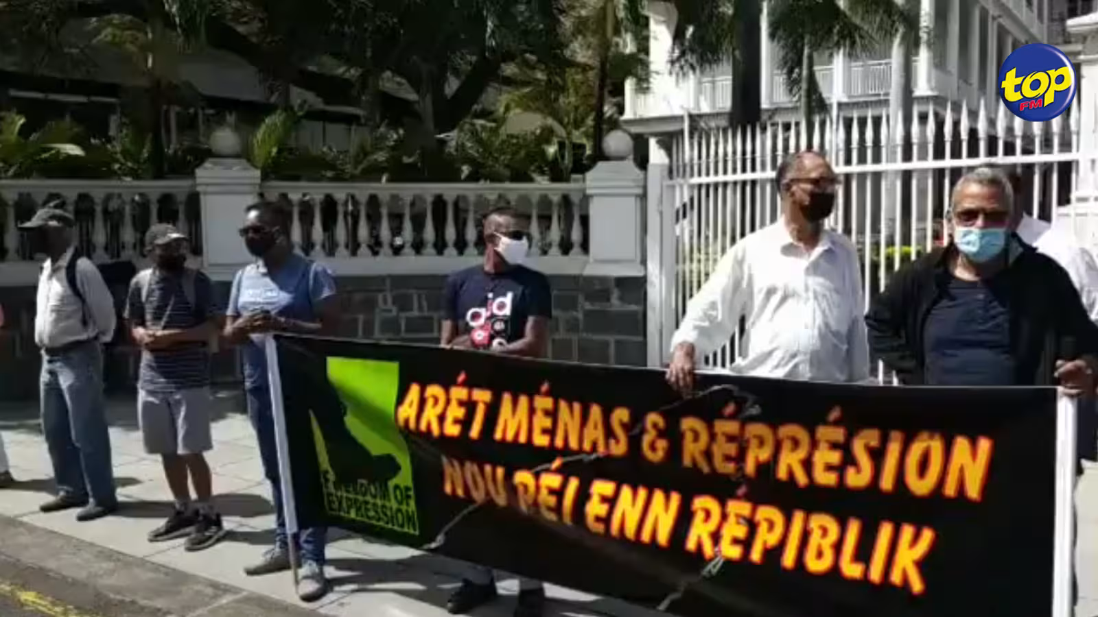 Vaccination : manifestation devant le parlement en ce vendredi