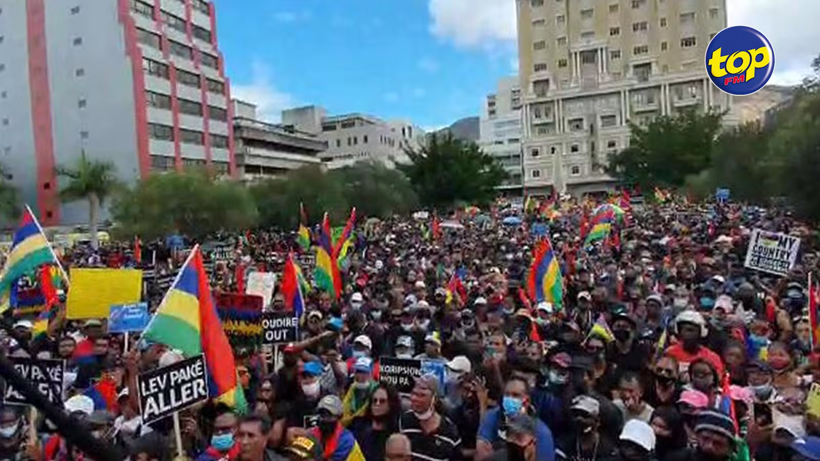 Marches pacifiques ou manifestations contre le gouvernement : valse de refus de la police