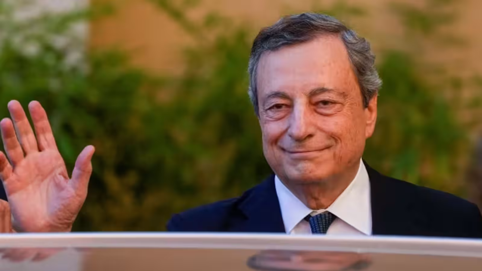 En Italie : Mario Draghi remet sa démission, le président lui demande de continuer à gérer les affaires courantes