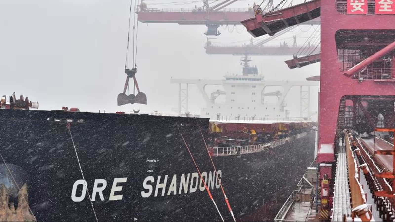 Le navire Ore Shandong dérive toujours à St Brandon : des grandes manœuvres enclenchées pour le renflouage du navire