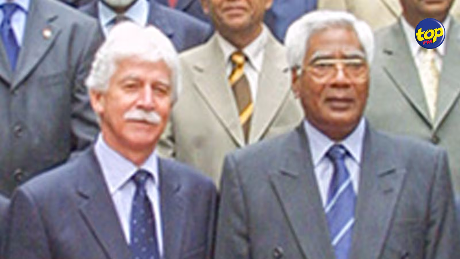 Paul Bérenger apprenant le décès de Karl Offmann : Line choisir le  jour de la fête de l’indépendance pou li quitte nous, nous dire li ene Aurevoir spécial »