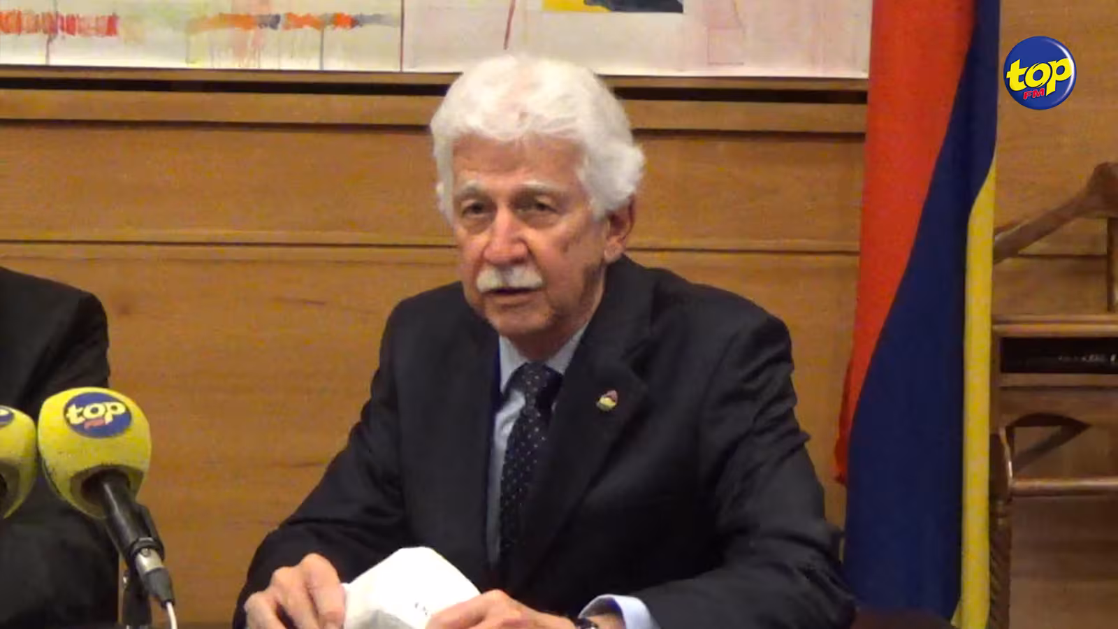 Les appareils de radiothérapie en panne : « Le gouvernement doit prendre en charge le traitement des patients cancéreux à l’étranger », affirme Paul Bérenger