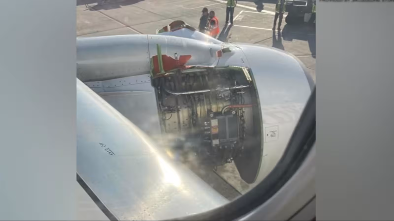 Un avion perd le capot de son moteur en vol : Atterrissage d’urgence à Seattle