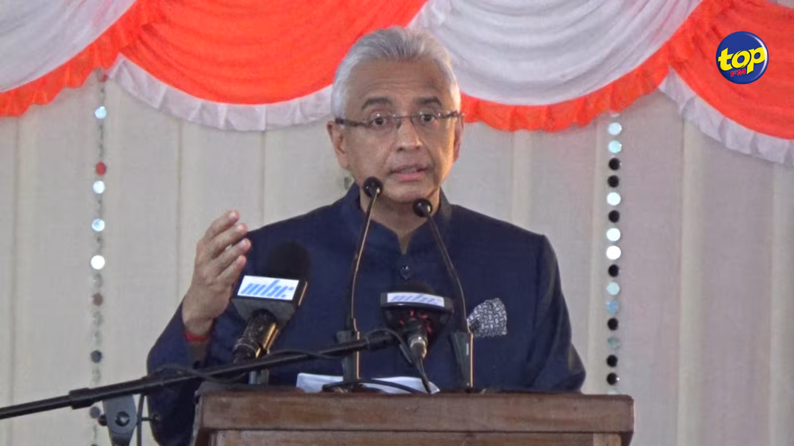 Fête de Divali célébrée par la Sanathan Dharma Temples Federation hier soir :  « Certains profitent des défis auxquels fait face le pays pour créer des obstacles » lance Pravind Jugnauth