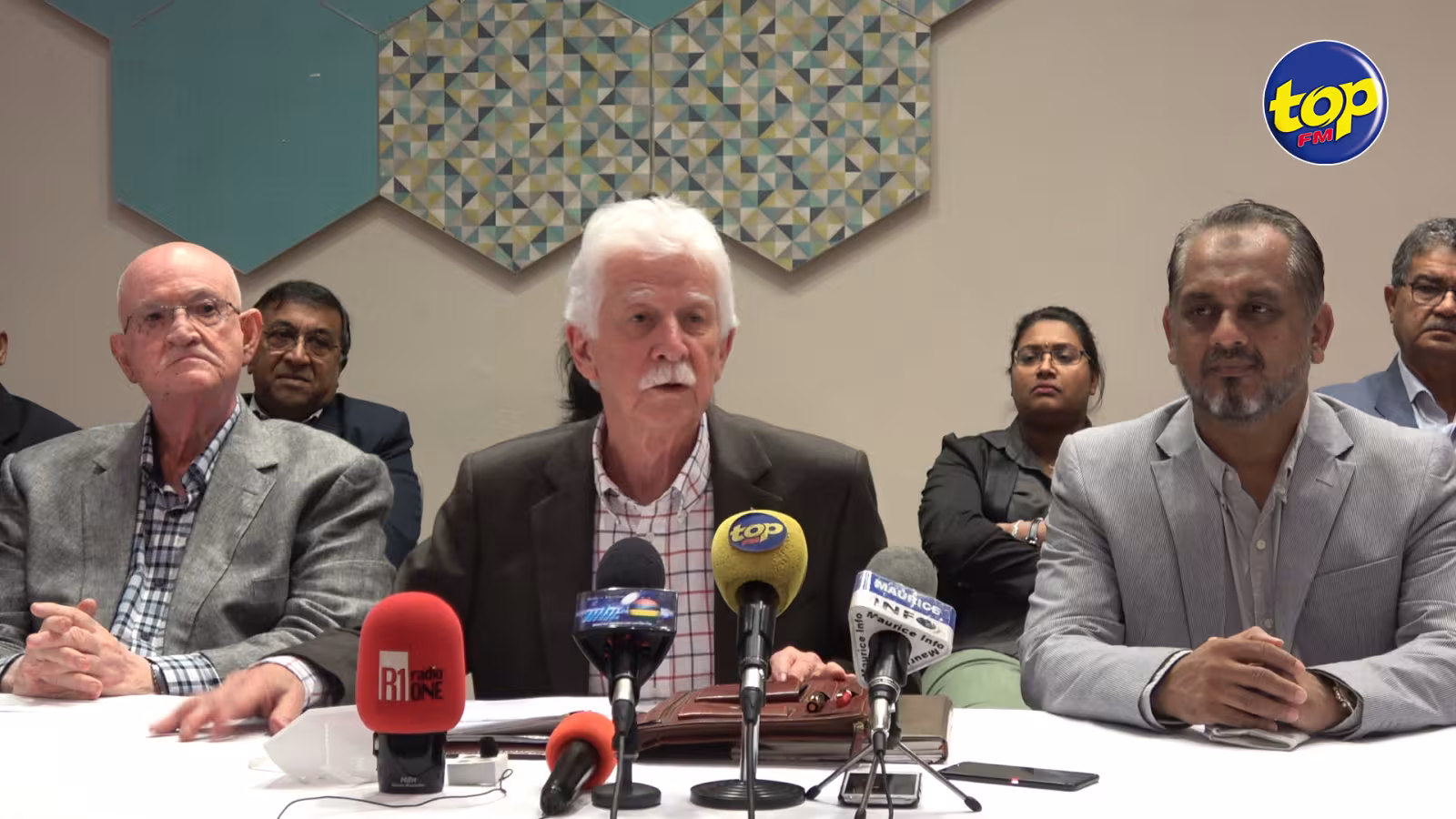 Pour qu’une alliance PTr-MMM-PMSD soit concrétisée : « Nous devrons nous mettre d’accord sur un programme commun et la distribution des postes constitutionnels », affirme Paul Bérenger