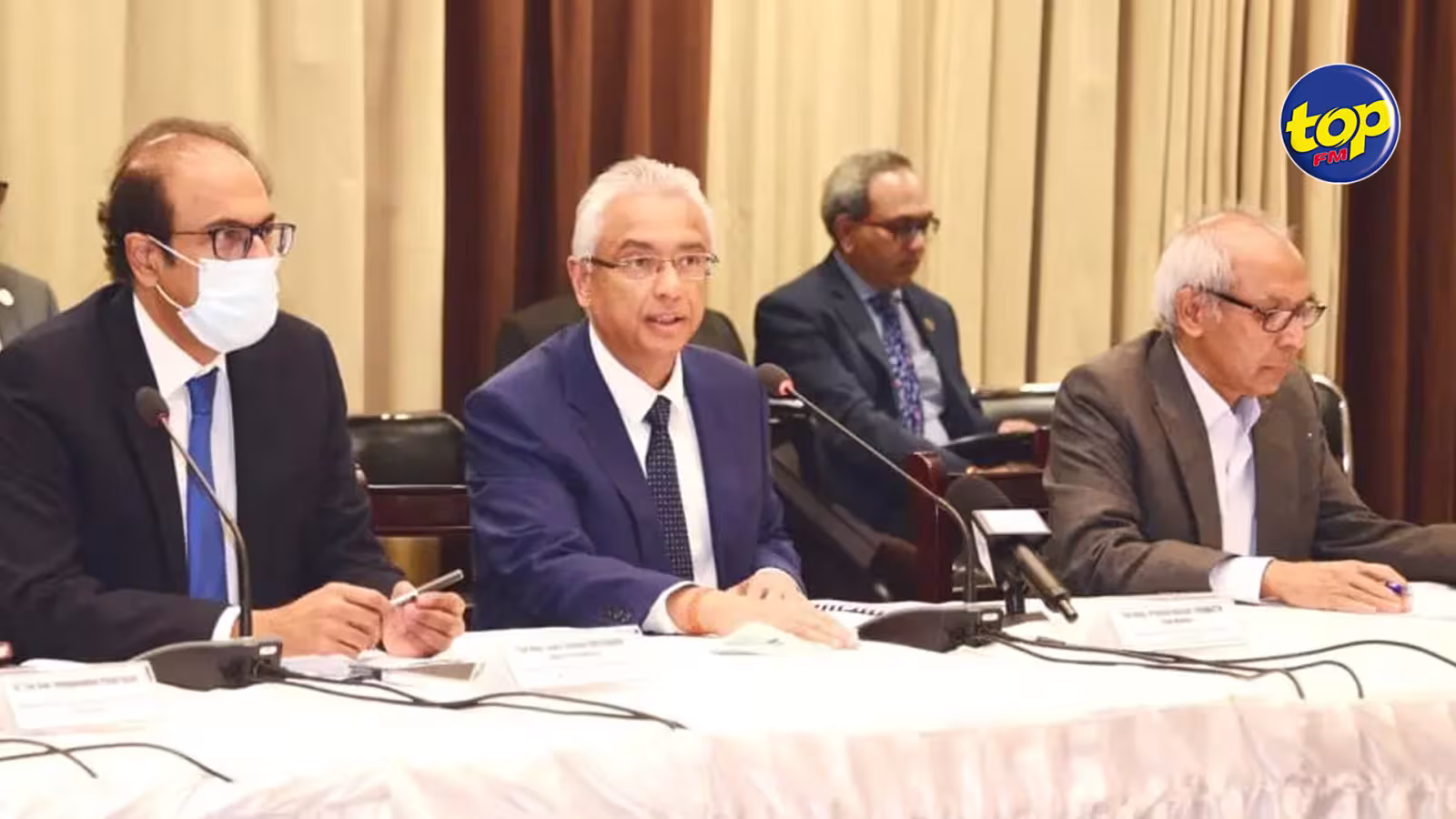 À partir de ce soir Anwar Husnoo sera aux commandes du pays : Pravind Jugnauth et Steven Obeegadoo prennent l’avion ce soir, et  Leela Devi Dookun-Luchoomun en mission au Canada