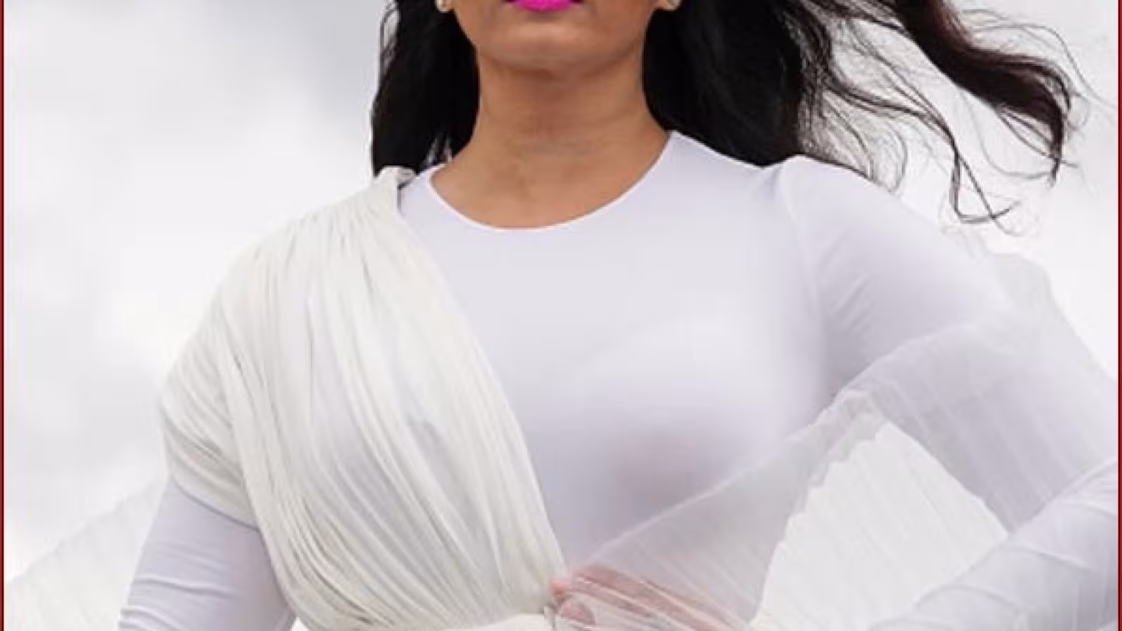 Aishwarya Rai Bachchan vole la vedette au pied de la tour Eiffel et à  Dubaï