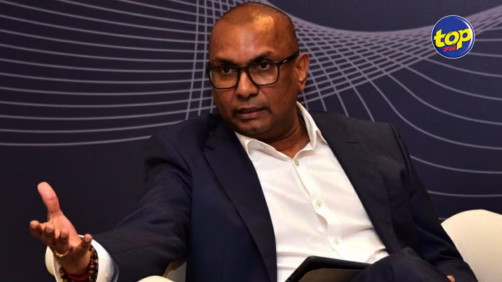 Promesse électorale de Pravind Jugnauth : Renganaden Padayachy parle de crise et affirme que la somme de Rs 13 500 ne sera payée qu’à l’âge de 65 ans et Rs 9 000 pour ceux entre 60 et 65 ans !