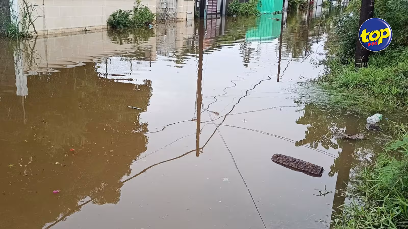 Avis de fortes pluies : Certaines routes impraticables ce samedi