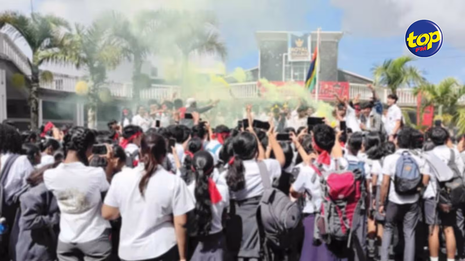 Dans une lettre ouverte : La PTA du collège Royal de Curepipe s’excuse mais soutient que toute sanction doit être proportionnelle à la gravité de l’acte