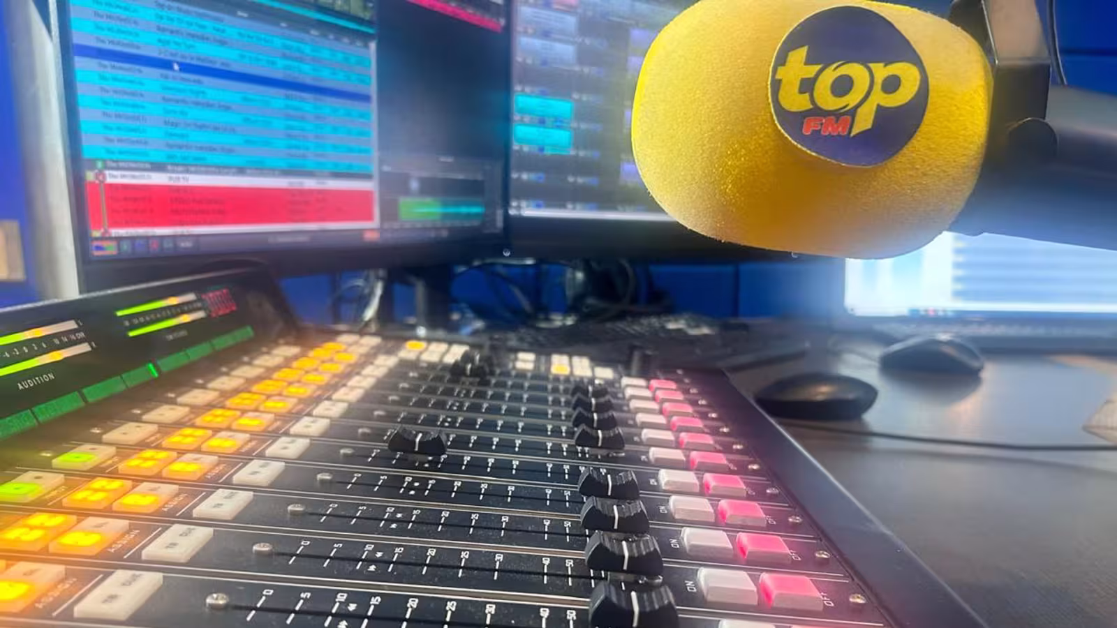 Journée mondiale de la radio : les auditeurs de Top FM témoignent de l'impact de leur station préférée sur leur quotidien
