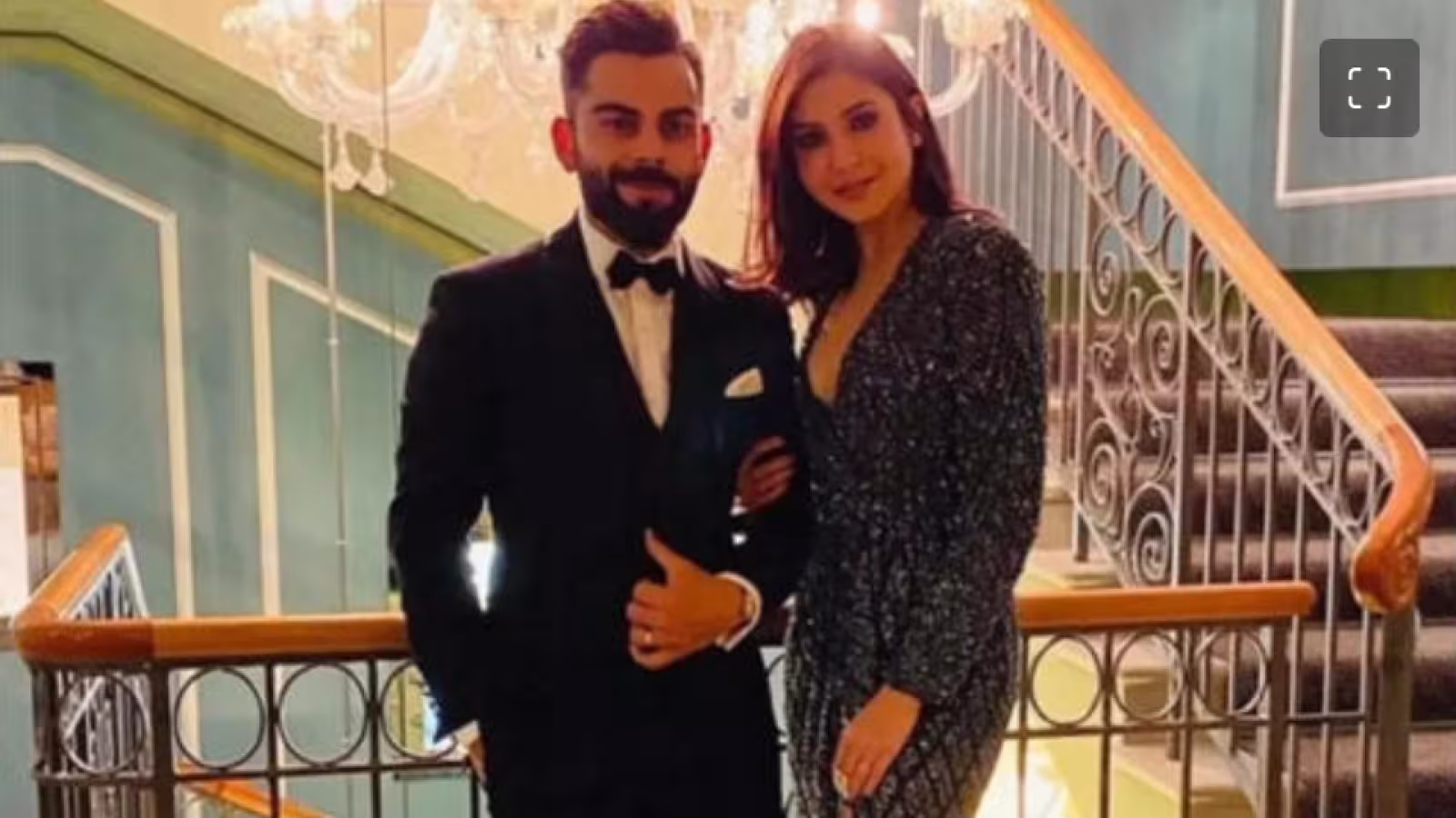Intrusion dans la chambre à coucher :  L’actrice  Anushka Sharma-Virat Kohli explose après qu’un fan ait tenté d’envahir la vie privée