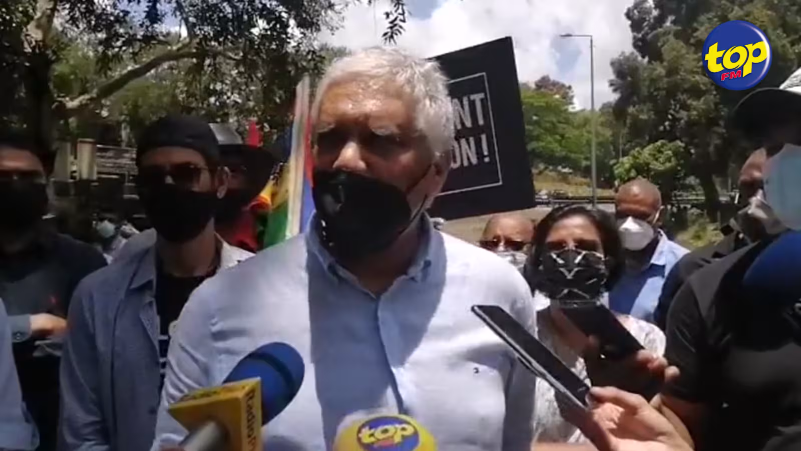 « La manifestation devant la State House s’est tenue dans le respect des lois…Répression pas répression, nous combat continuer », lance  Rama Valayden