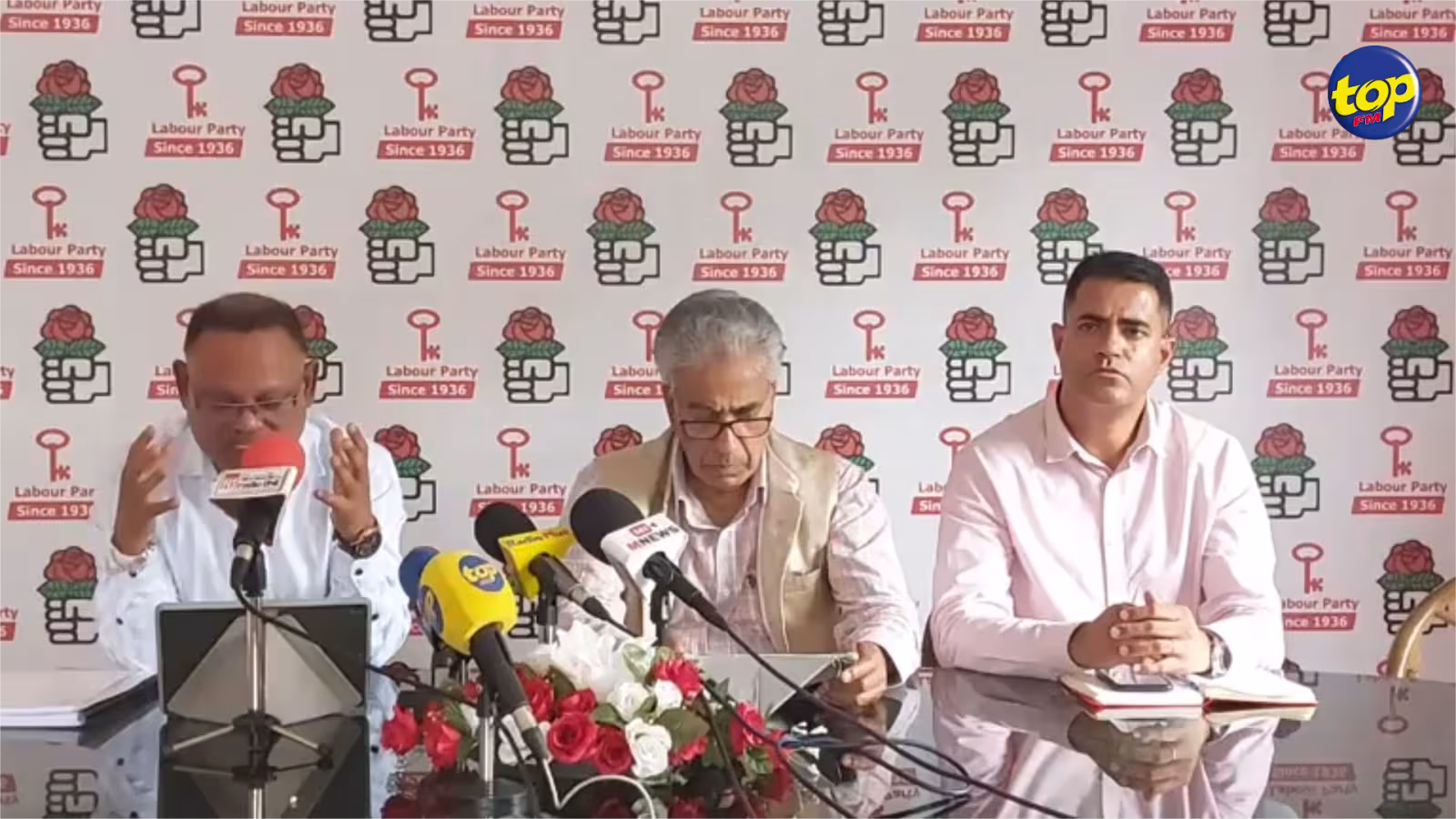Attaques contre la presse : Arvin Boolell condamne avec force les agissements du pouvoir et annonce qu’il compte alerter l’opinion internationale