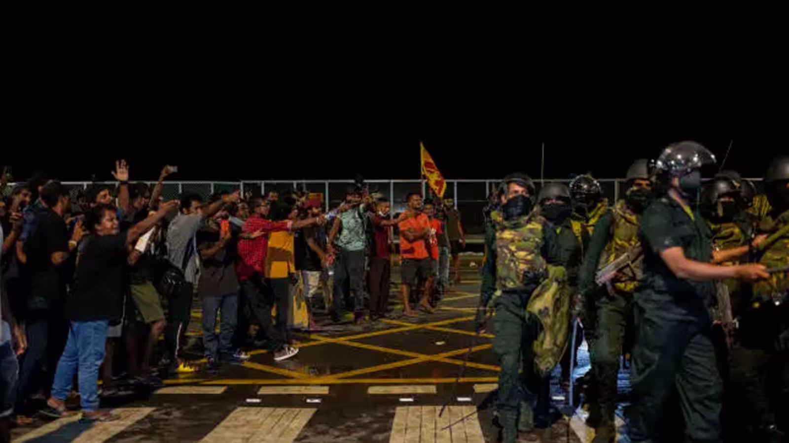 Au Sri Lanka : le principal camp de manifestants démantelé par les forces de l’ordre… neuf personnes arrêtées