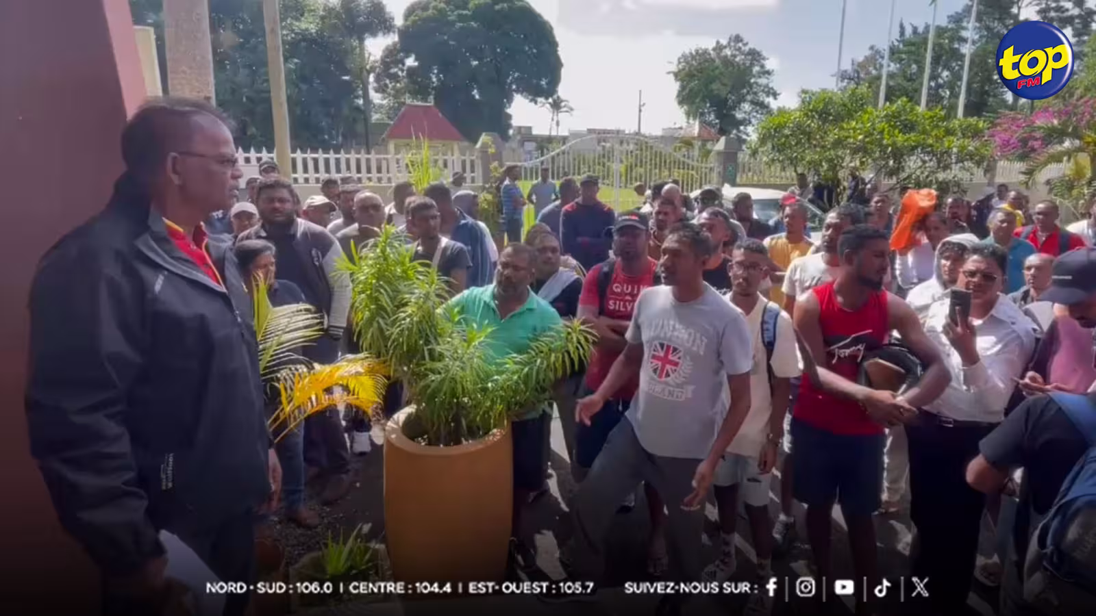 187 employés du Conseil de district de Vieux Grand-Port contestent leur licenciement : ‘Nous sommes inquiets car nous avons des dettes’, déclare Soodesh Torul