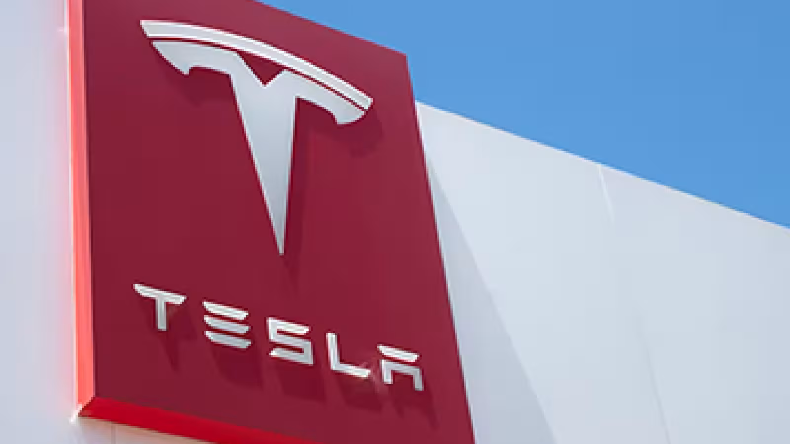 Tesla voit son action chuter de plus de 7 % à Wall Street
