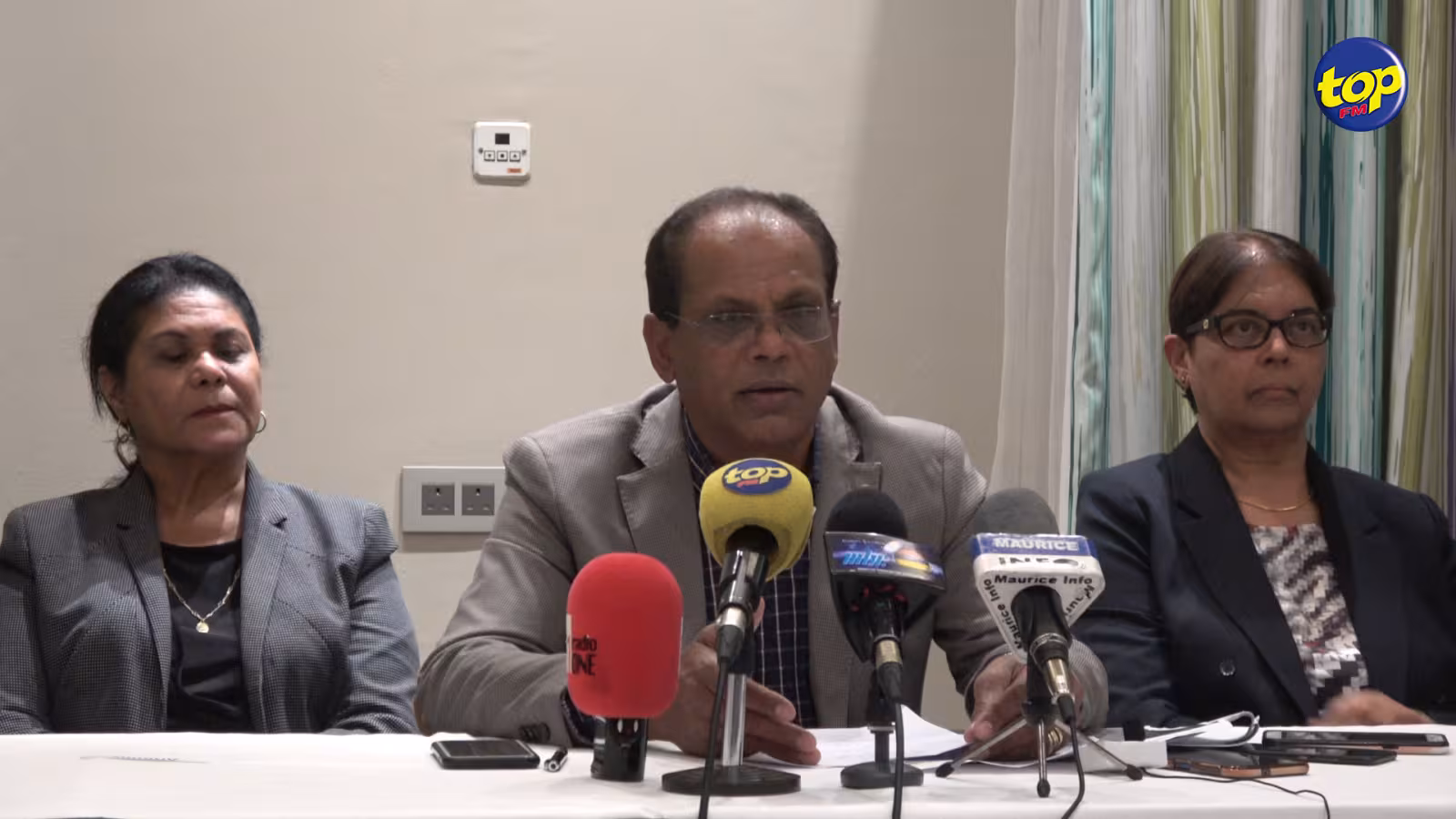 Transfert d’une dizaine de recteurs dans les collèges d’État, Ajay Gunness déplore l’amateurisme des autorités