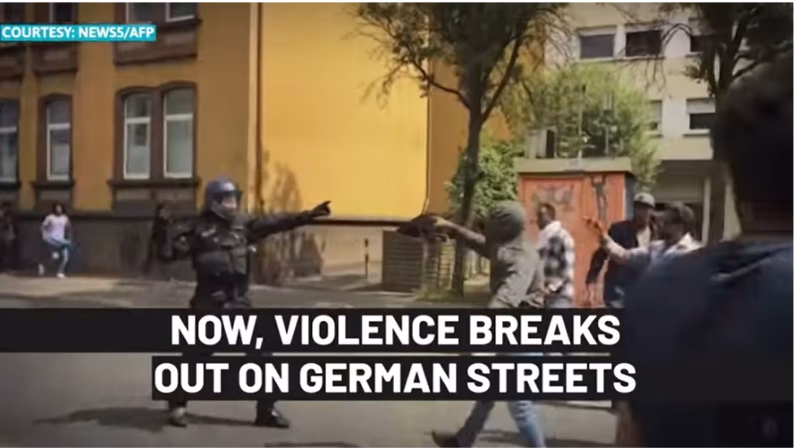 Après la France, l’ Allemagne : pierres et bombes lancées sur la police par des manifestants africains,26 blessés
