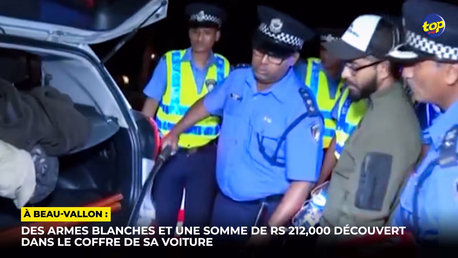 À Beau-vallon : Des armes blanches et une somme de Rs 212,000 découvert dans le coffre de sa voiture ; le directeur d’une agence de sécurité arrêté pour possession d’armes blanches et blanchiment d’argent
