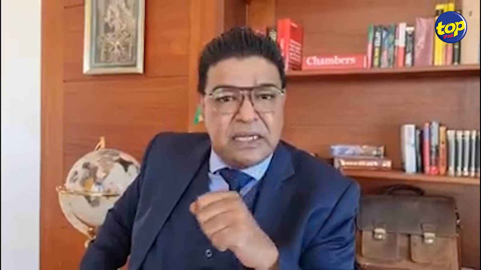 Scandale allégué du terrain d’Angus Road transfere aux noms de ses filles mineures a l’époque: ‘eski c’est ene l’argent prop ou malprop sa’, lance l’avocat Ashley Hurrhangee qui envisage des poursuites contre Pravind Jugnauth