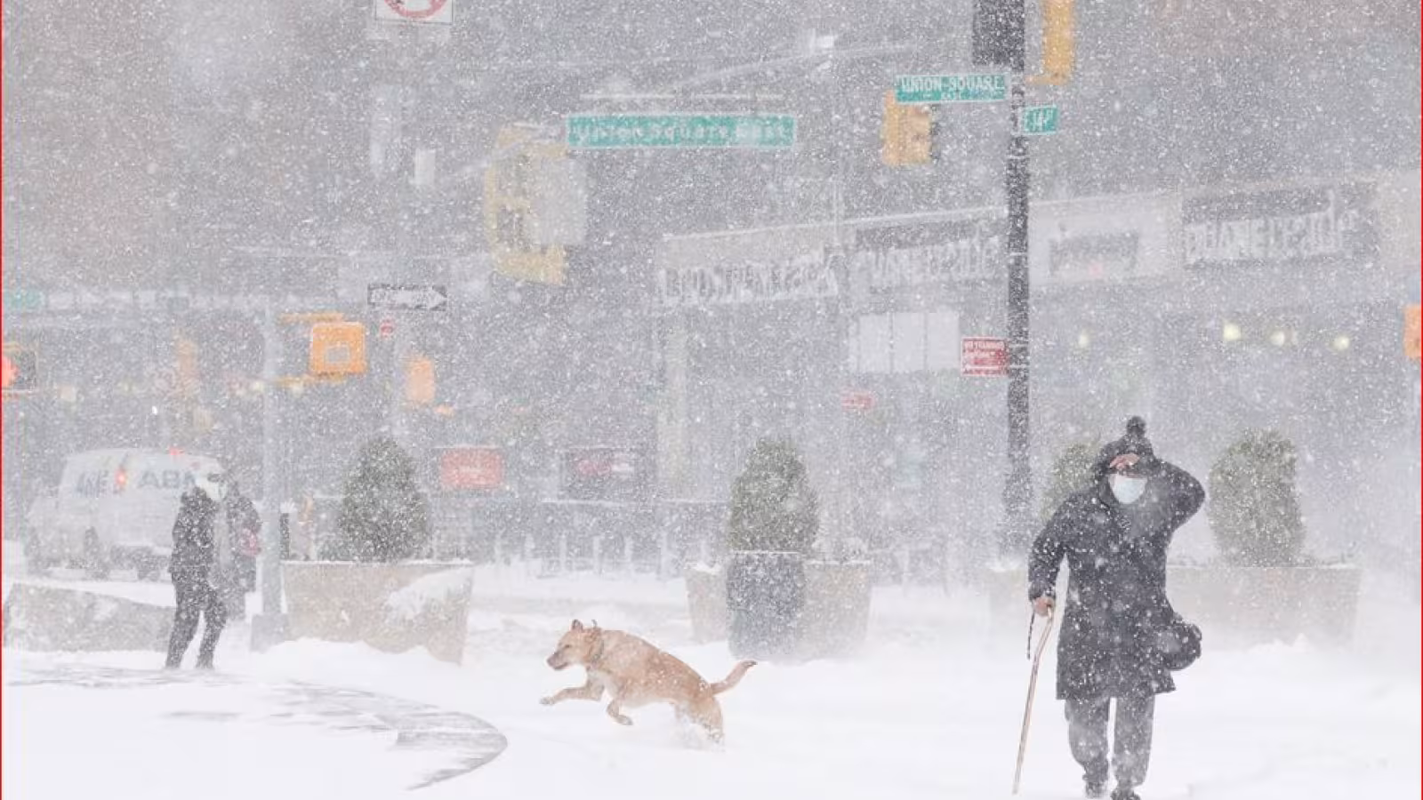 Blizzard aux USA – Une neige exceptionnelle paralyse actuellement New-York