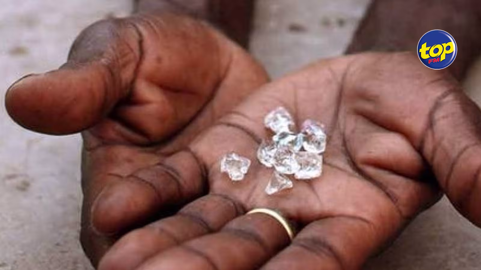 Va-t-on assister à une véritable privatisation d’entreprises intimement liées au pouvoir politique angolais ?  : Le gouvernement en place s’apprête à privatiser son pétrole et ses diamants