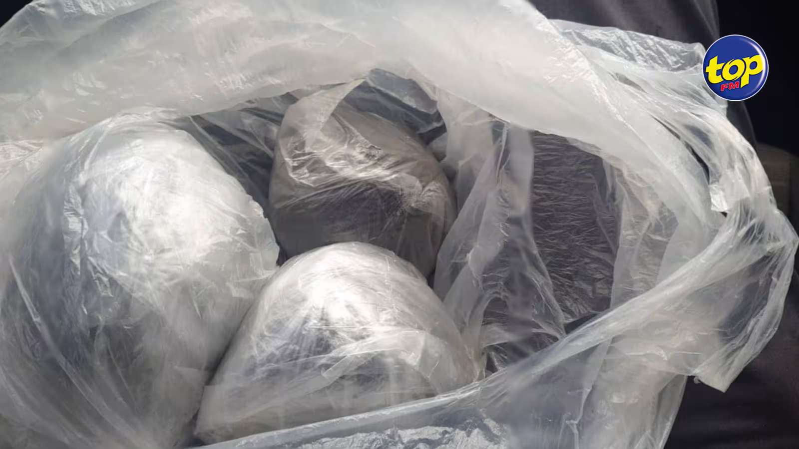 À Henrietta : De la drogue synthétique valant Rs 2,3 millions retrouvée dans une maison…