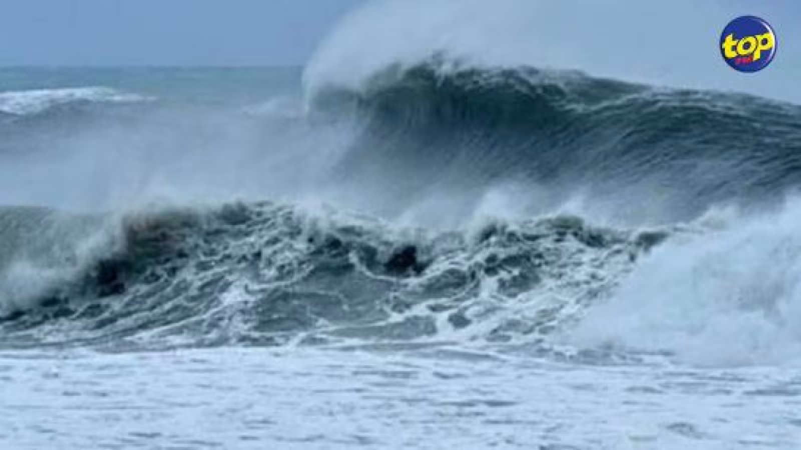 Avis de fortes houles : Le National Disaster Risk Reduction and Management Centre demande au public de ne pas s’aventurer en haute mer