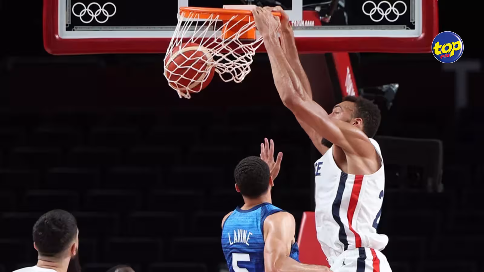 La France a fait tomber la Team USA , dimanche, en ouverture de son tournoi olympique
