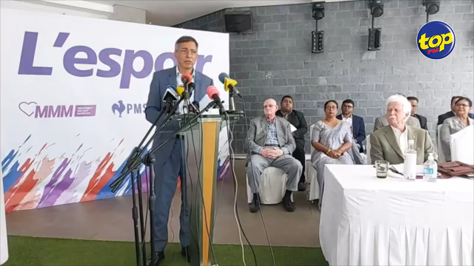 Fuite de vidéos et photos intimes du couple Bissessur-Moheeputh :  « Dans ene lot pays, commissaire de polis la mem ti pou fini démissioner », martèle Xavier-Luc Duval